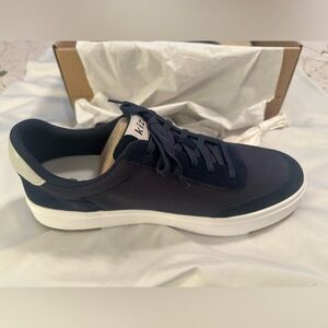 Navy Kizik sneakers Men’s size10.5w